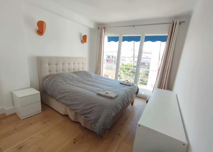 Cannes Pointe Croisette T2 Plage 2Min A Pieds 46M2